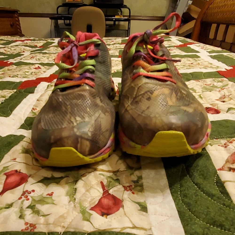 SHOES - Picture 6 of 6